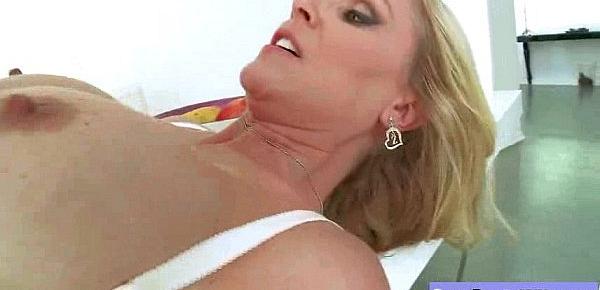 Sex Tape With Big Melon Tits Horny Mature Wife (julia ann) video-17